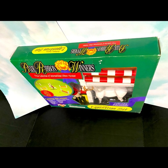 BLUE RIBBON WINNERS VINTAGE 1993 EQUESTRIAN SET HORSE RIDER JUMPS TROPHY SADDLE - Picture 13 of 16